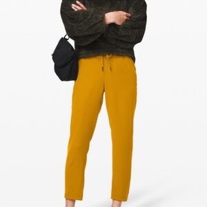 Lululemon Athletica Lululemon On the Fly 7/8 Pant  Relaxed Fit  Sz 6 like new